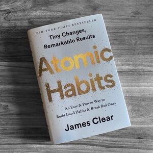 📖 Atomic Habits by James Clear (Hardcover)